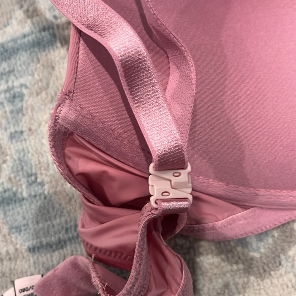 Victoria Secret Push Up Bra - 36D adjustable back straps - Picture 8 of 8